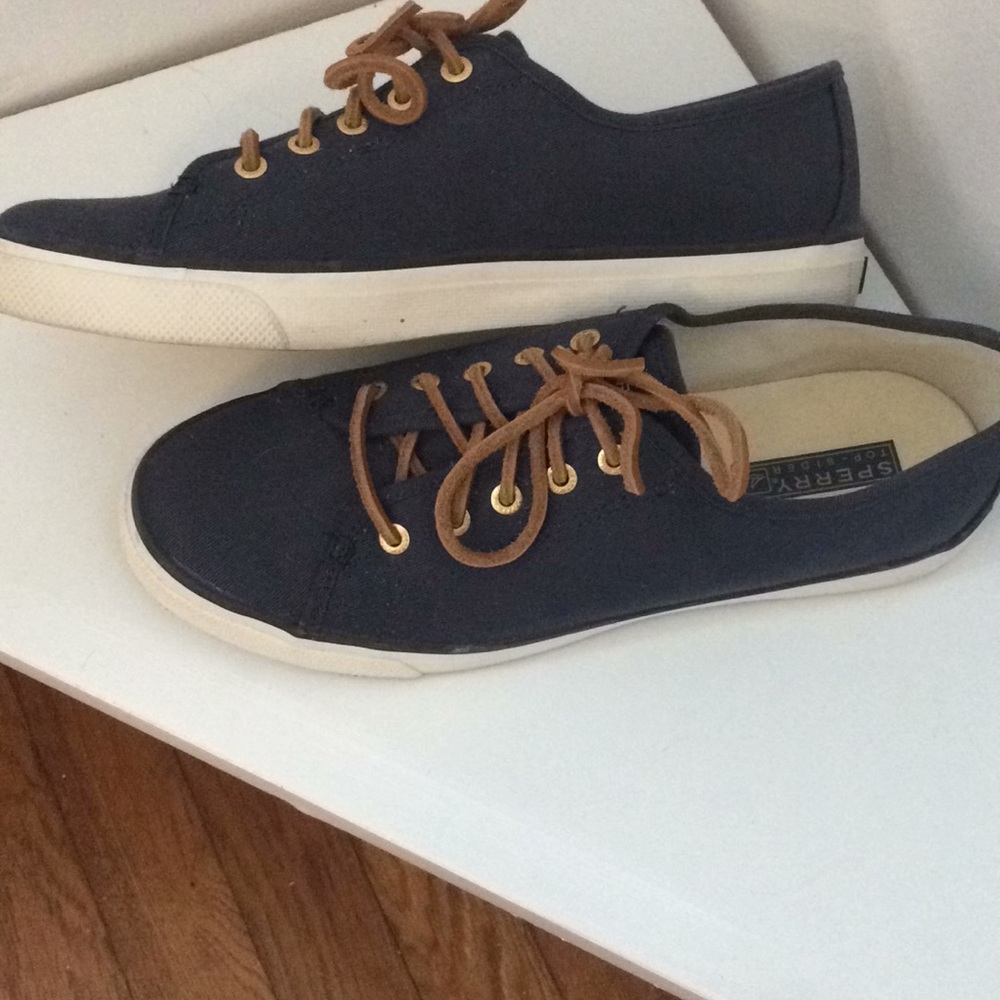 Sperry Top-Sider Seacoast Women’s Canvas Sneakers